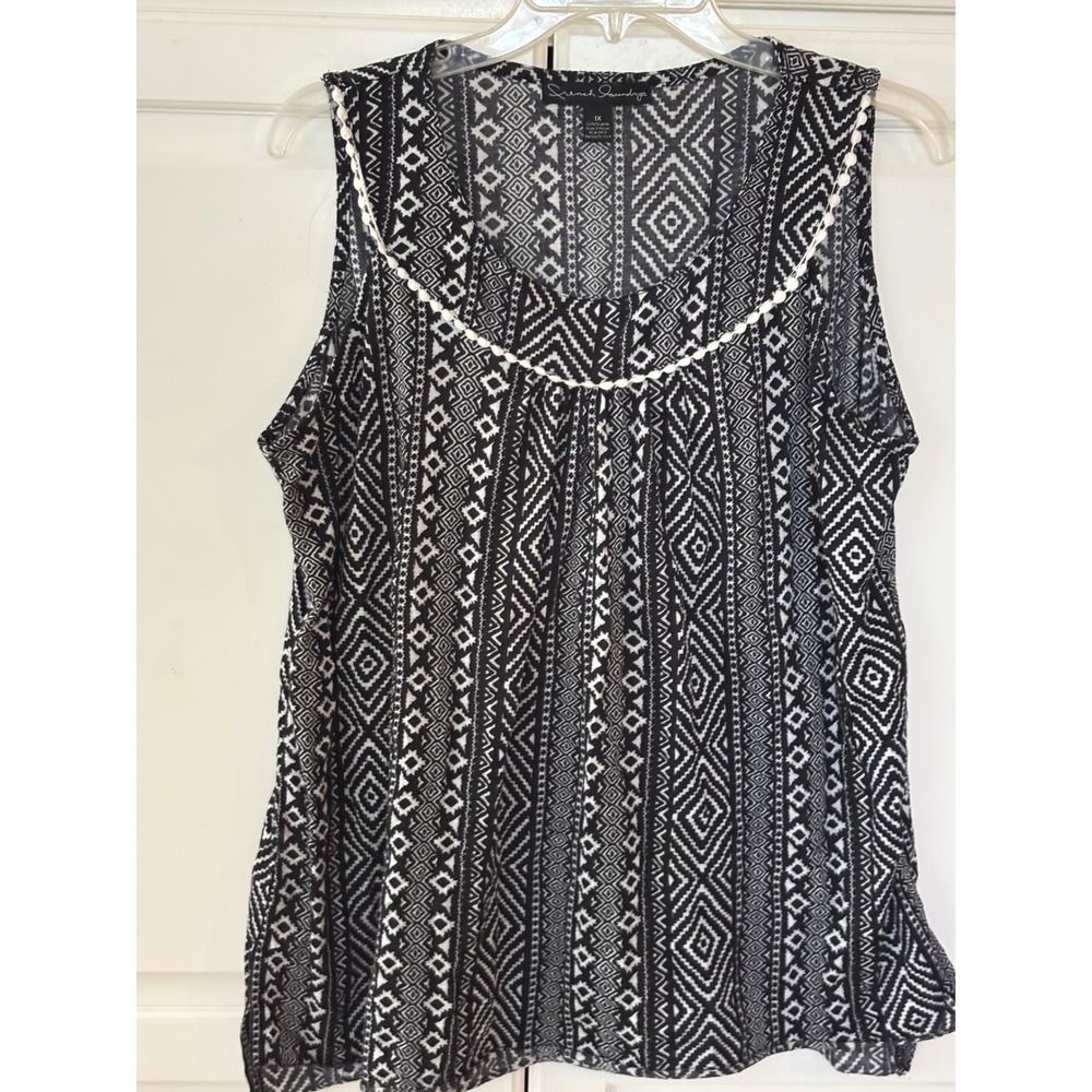 French Laundry Womens 1X Black White Geometric Tribal Print Sleeveless Blouse